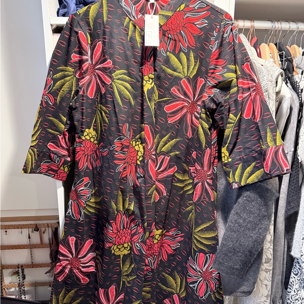 Zuri Black and Red Floral Dress - Picture 2 of 5